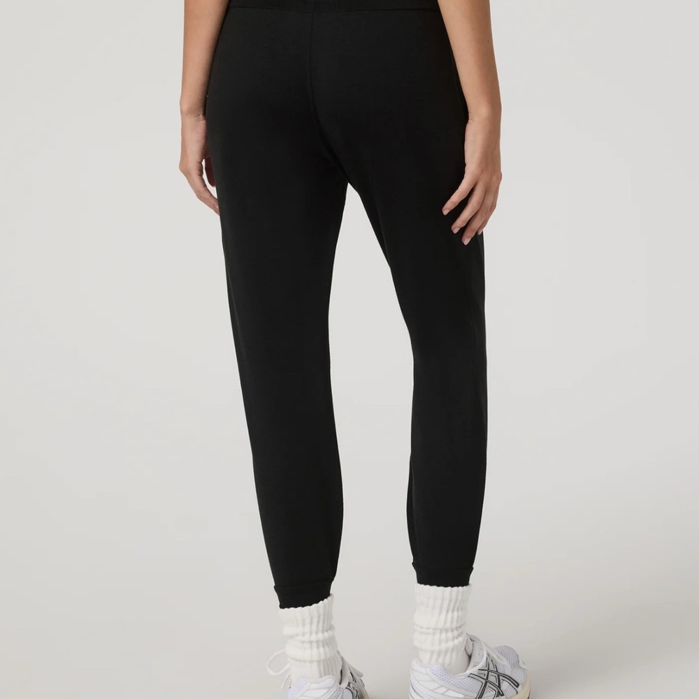 New vuori Women's Black performance joggers size Large